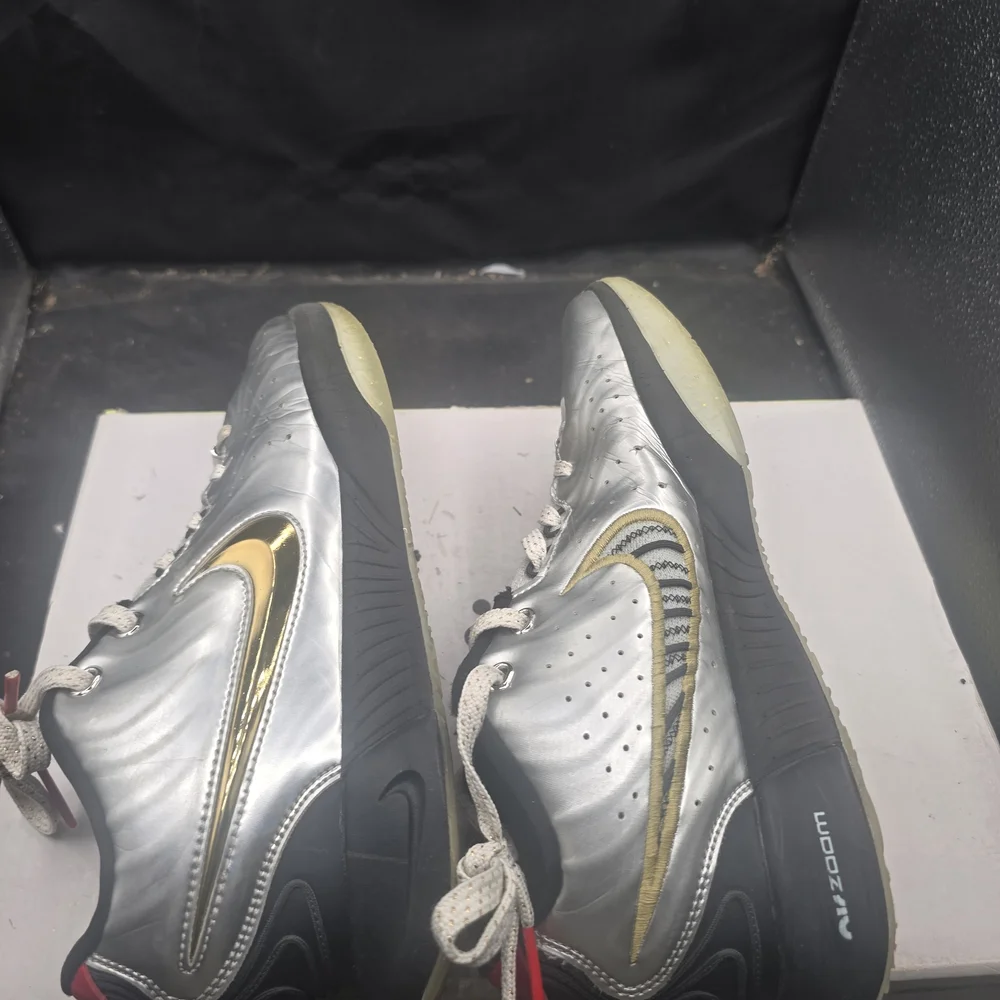 Nike Gray‎ and Black Sneakers